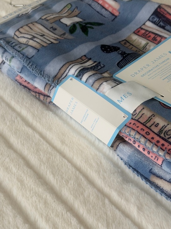 Blanket - Picture 9 of 11